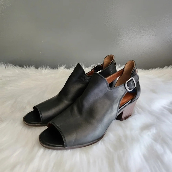 Lucky Brand Barimo Leather Heels - Picture 2 of 8